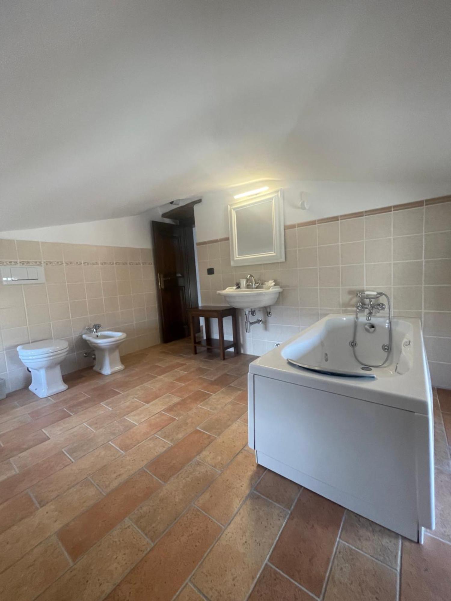 Locale Guest House Pietralunga  Bagian luar foto